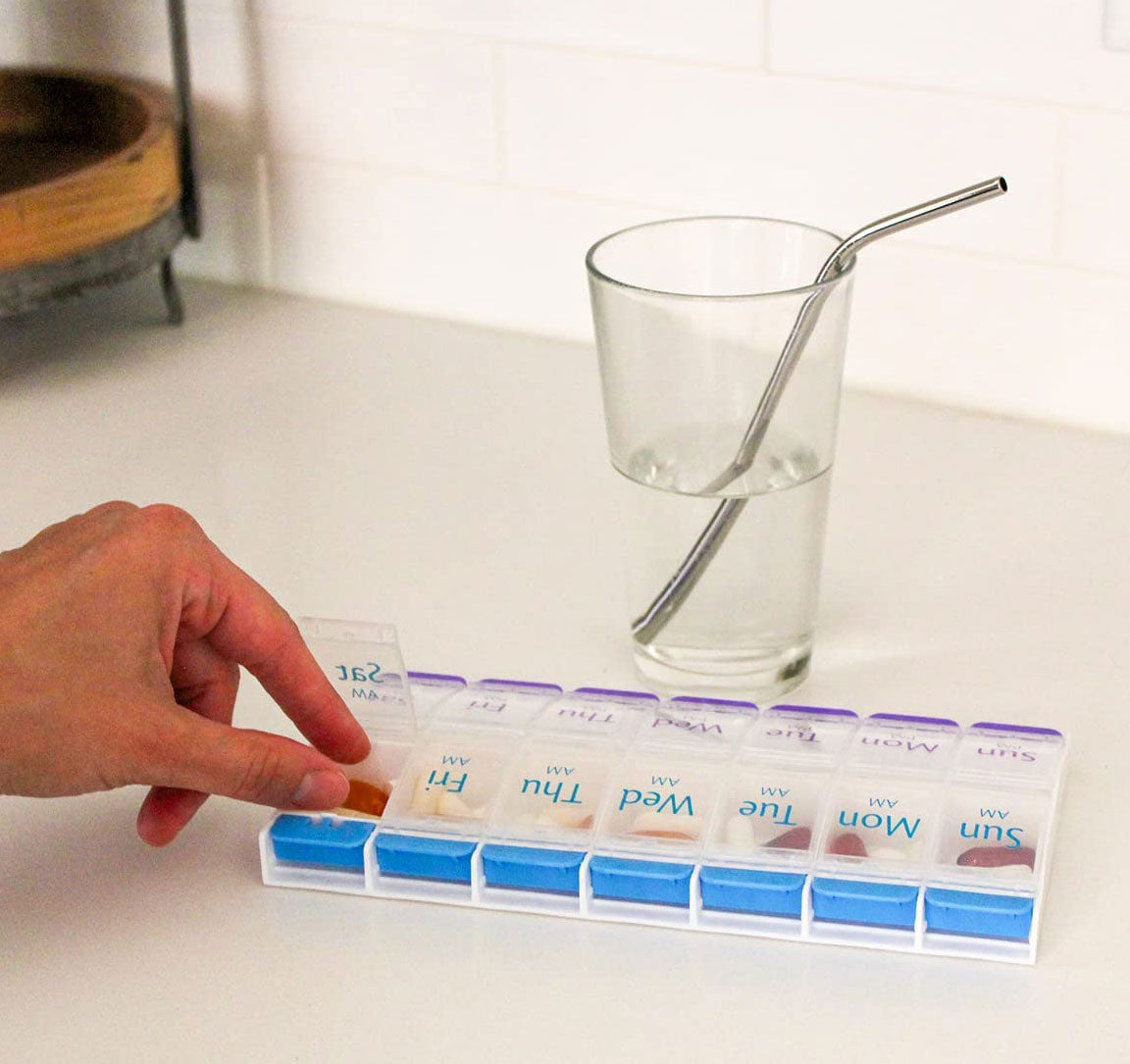 Push-Button AM/PM Weekly Pill Planner